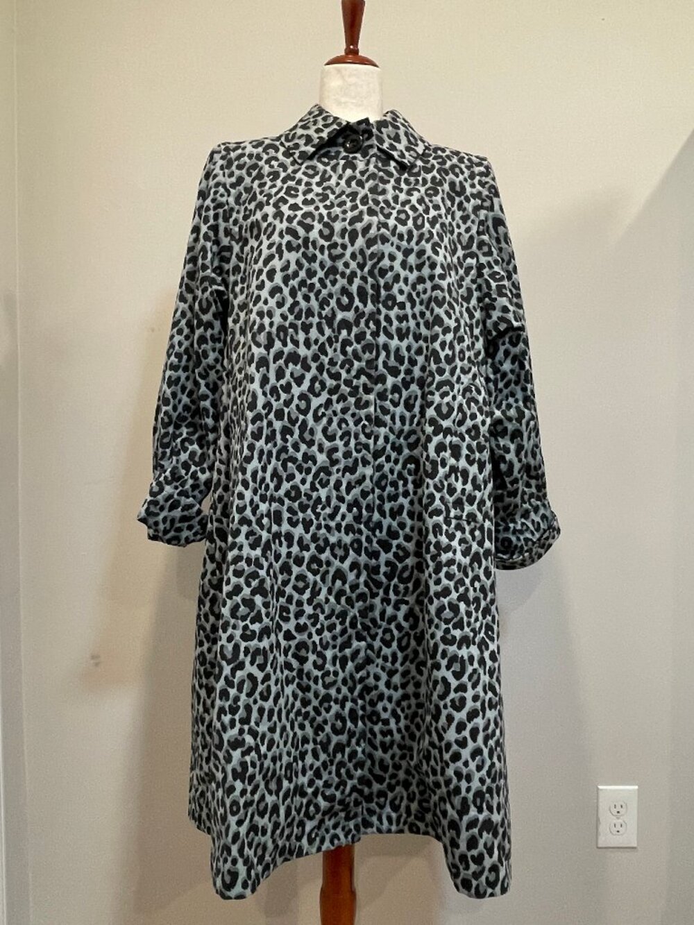 YVES SAINT LAURENT Blue Gray Leopard Print Trench Coat with Pockets